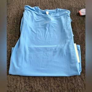 Lululemon Jersey Training Short-Sleeve Shirt *Run Graphic
Pool Party
Size 12